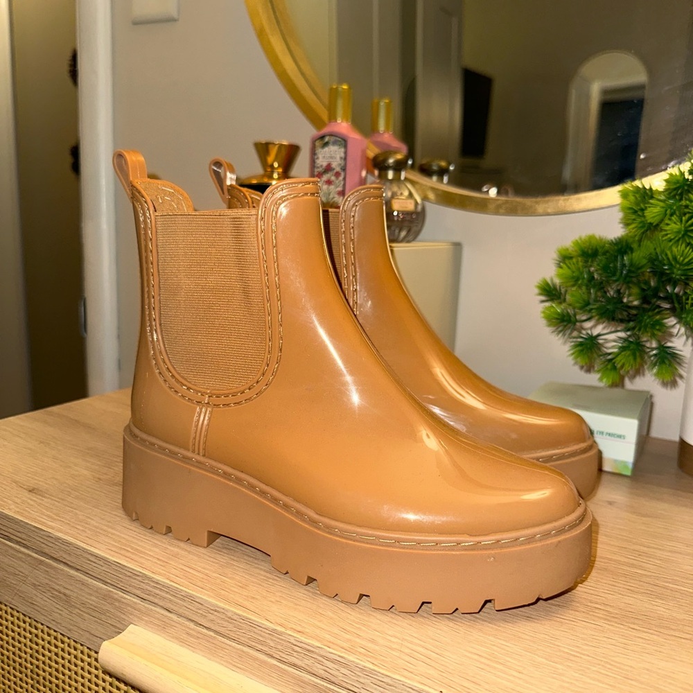 Short Rain Boots DV by Dolce Vita